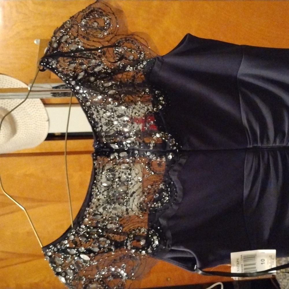 Xscape Dress - Picture 3 of 5